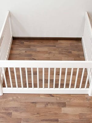 aedik Brava plastikust aedik poegimiskastile lisaks 100 x 100 cm./kõrgus 46 cm.