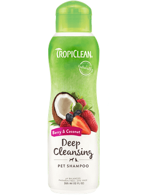 marjadega väike TropiClean looduslik seebivaba sügavpuhastav šampoon koertele ja kassidele 355 ml.