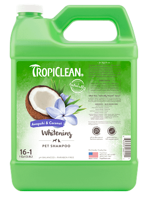 valgendav suur TropiClean looduslik seebivaba valgendav šampooni kontsentraat koertele ja kassidele 3,78 L.