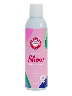 show-shampoo BerryOmg Perfecting Show Shampoo niisutava toimega šampoon iga karvatüübiga koertele 200 ml.