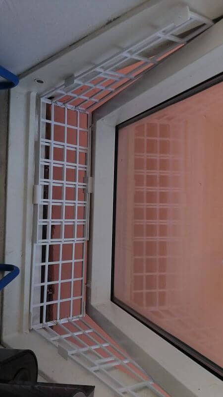 piire näide Reguleeritava pikkusega ala/ülapiire plastikust