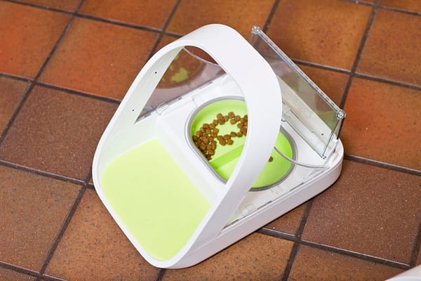 Mikrokiibilugejaga automaatne sööginõu