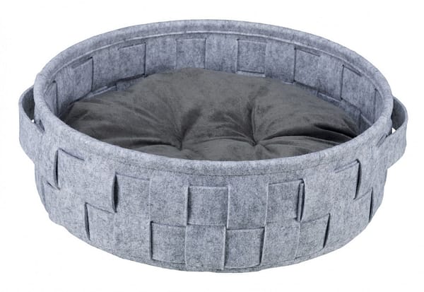 Vildist punutud pesa läbimõõt 45 cm.