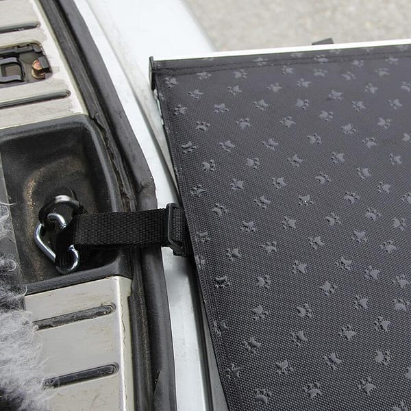 trepp4 Alumiiniumkarkassil trepp kandevõimega kuni 90 kg., kõrgus trepil 45-59 cm.