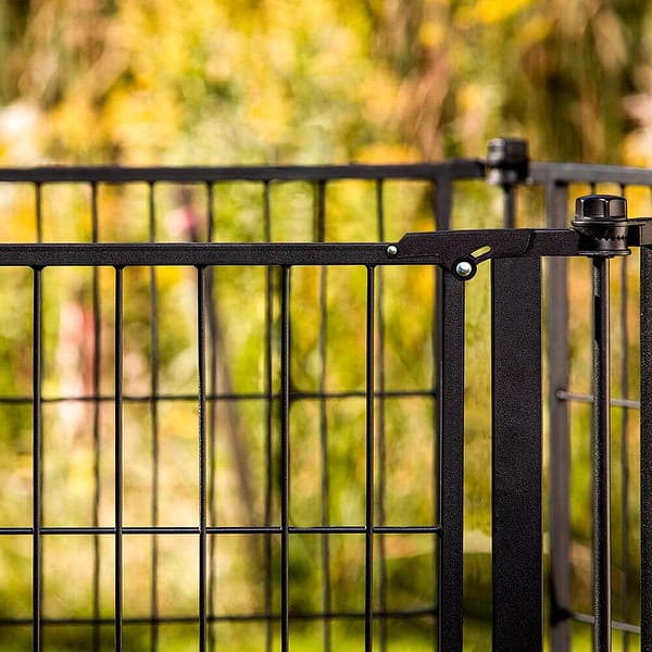 õue2 Carlson SuperGate kutsikaaedik - musta värvi turvapiire nii sise-kui välitingimustesse, kõrgus 71 cm.